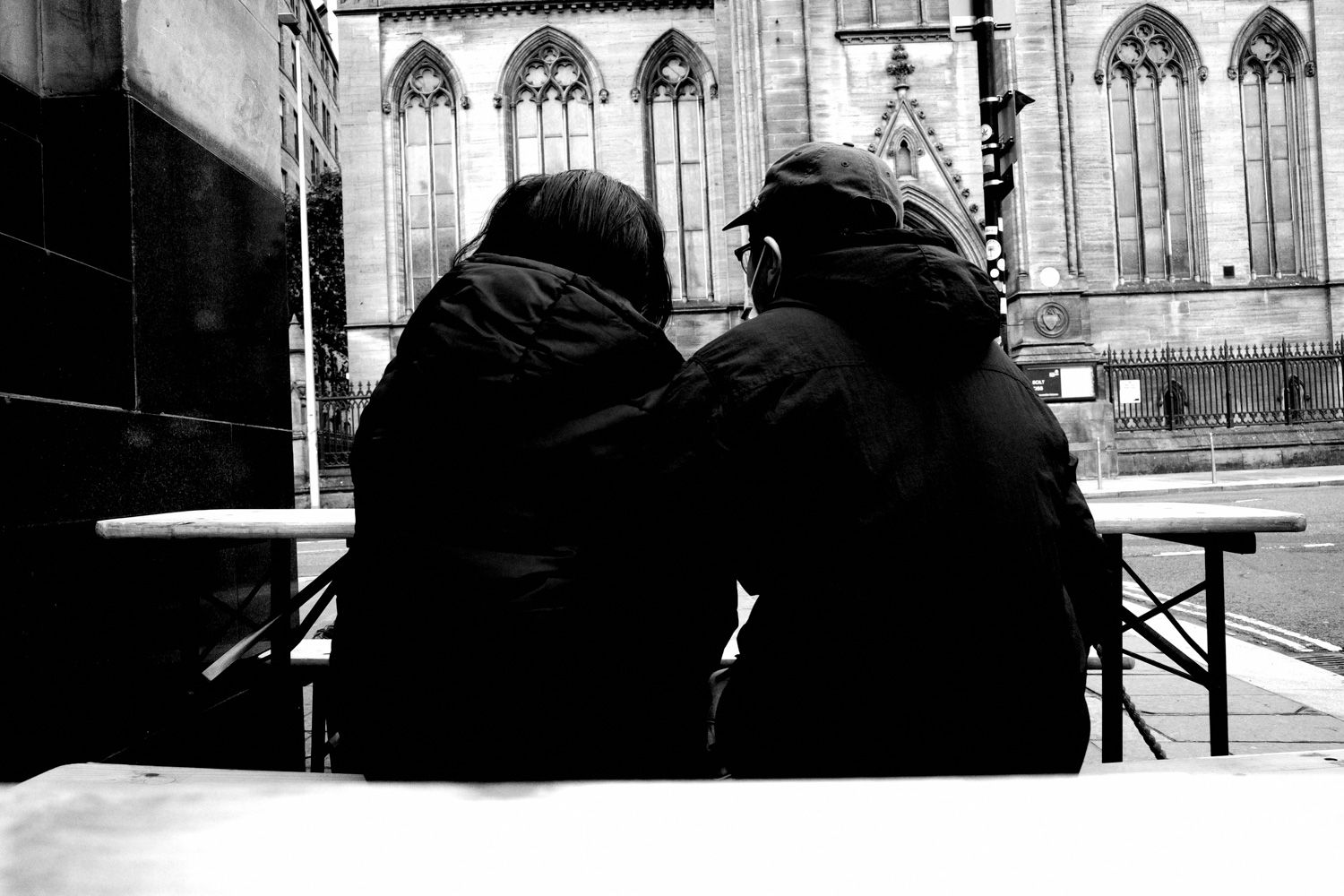 Young love. Street photography in Glasgow